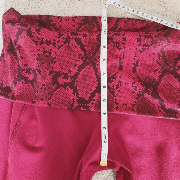 Lululemon Stillness Red Pants Wide Baggy Joggers Sweats Roll Down Waist Size 8 - Picture 8 of 16